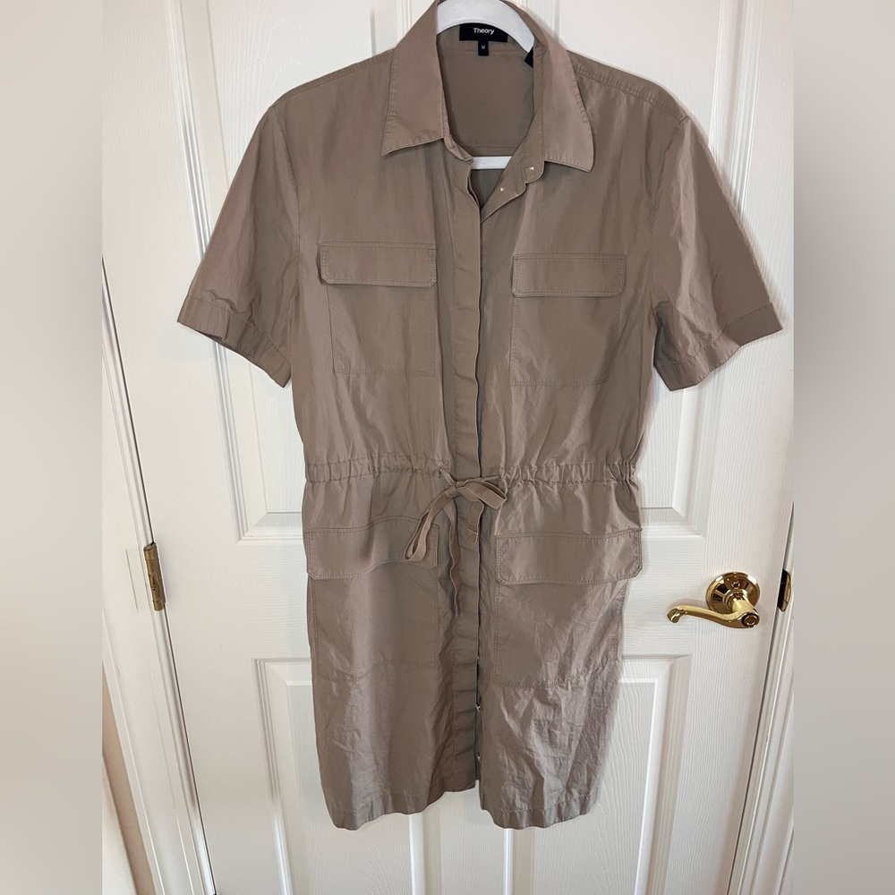 Theory Utility Cotton Mini Dress Medium Short Sleeve khaki color - Picture 8 of 8